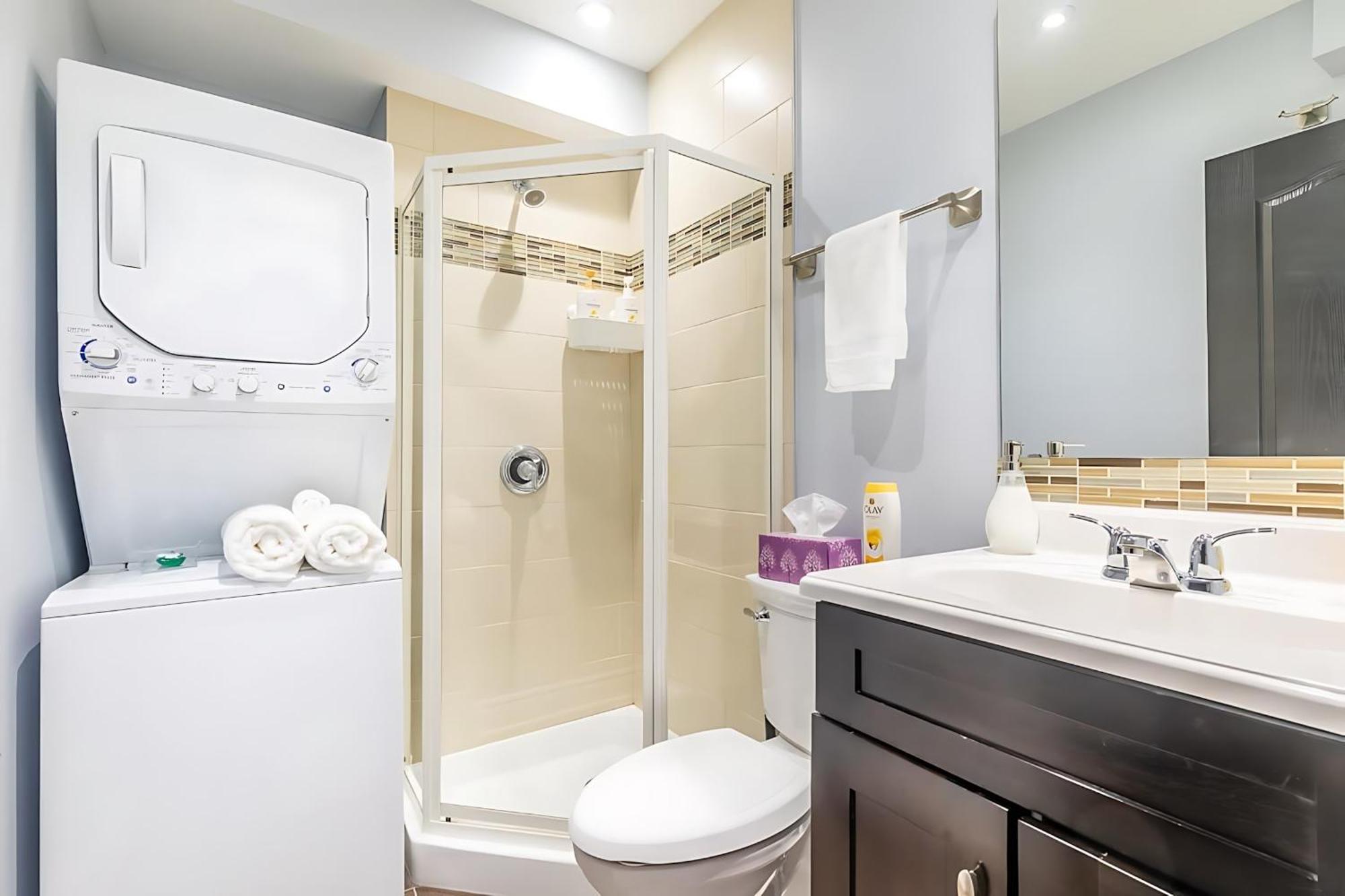 Pet Friendly - 1Br Newly Renovated Apartment オタワ エクステリア 写真